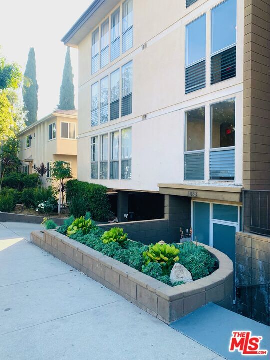 Photo - 1833 Normandie Ave Unit 102