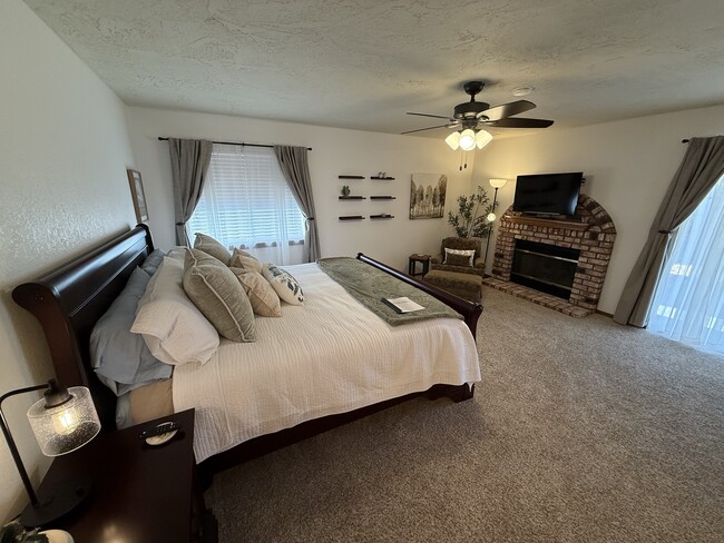 Building Photo - 16362 Kamana Rd