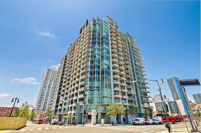 Photo - 1080 Park Blvd