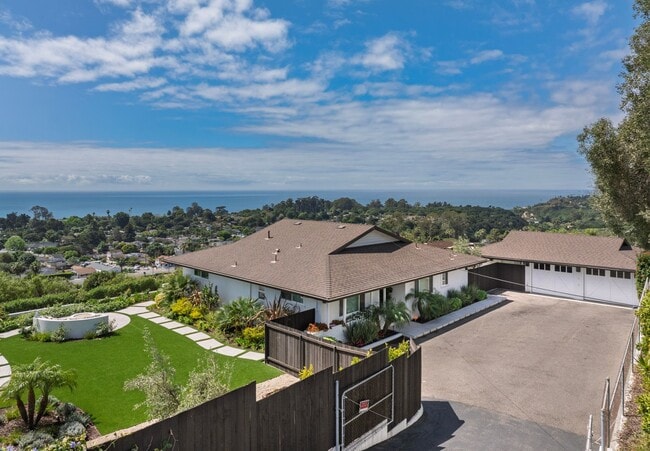 Building Photo - Stunning Santa Barbara Oasis!