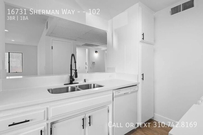 Building Photo - 16731 Sherman Way Unit 102