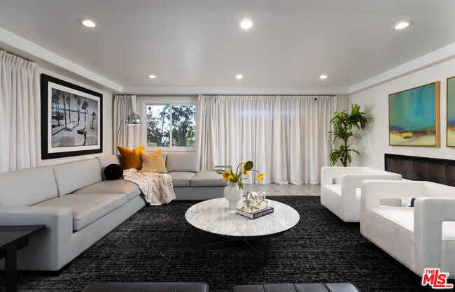 Building Photo - 155 N Hamilton Dr Unit 102