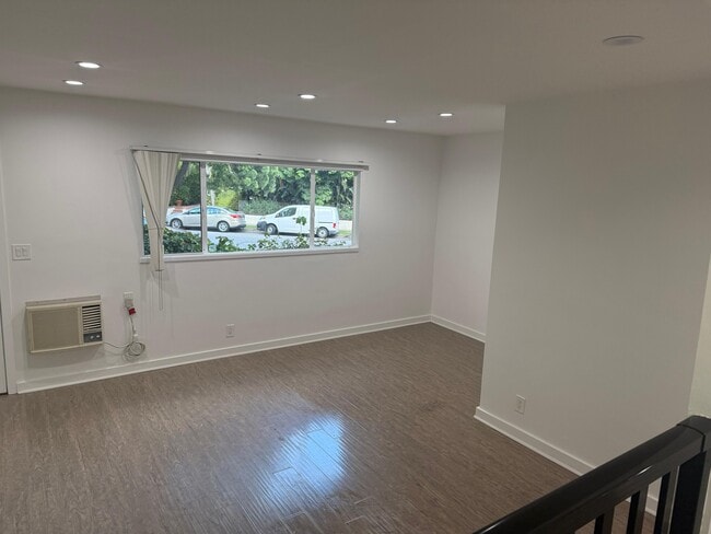 Photo - 9910 Robbins Dr Unit 9910.5