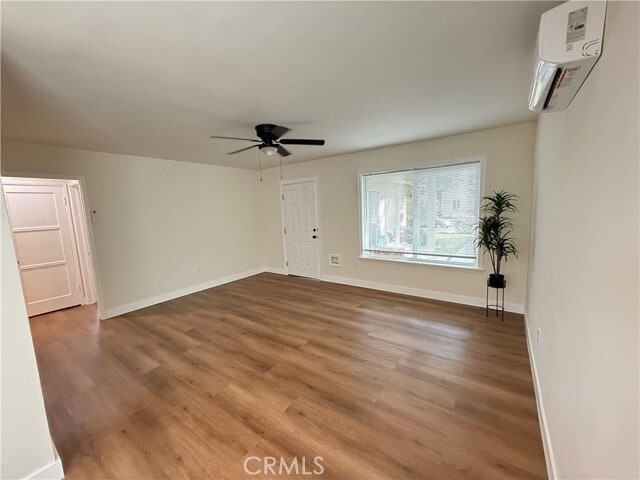 Photo - 549 N Niagara St