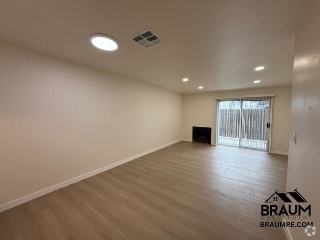 Building Photo - 14257 Friar St Rental