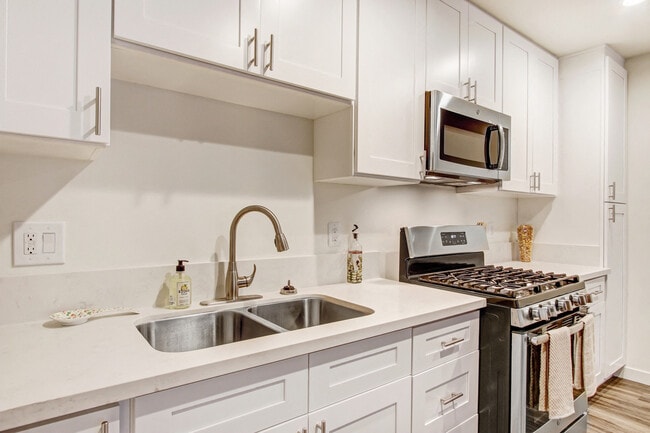 Photo - De Soto Valley Apartments