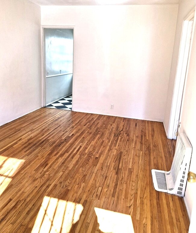 Photo - 7315 Willoughby Ave Unit 7315