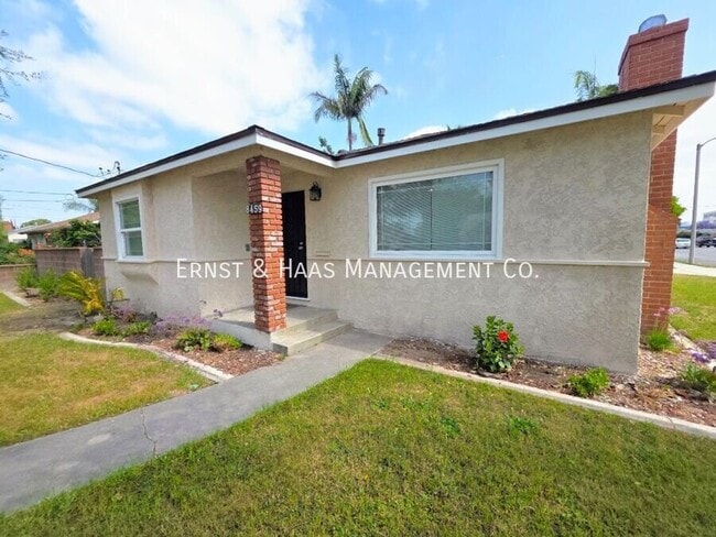 Building Photo - 8459 Luxor St