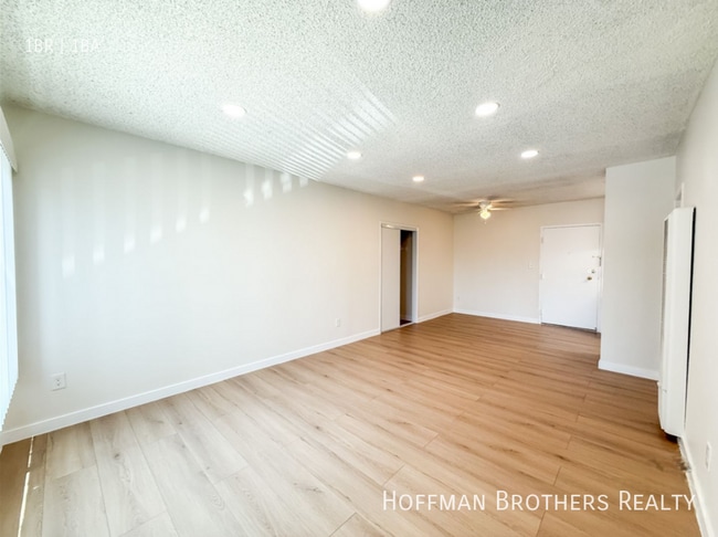 Photo - 5461 Kester Ave Unit 212