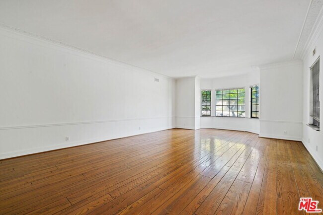 Photo - 10134 Baywood Ct