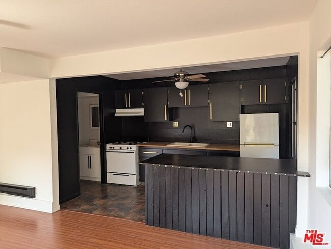 Photo - 1323 N Olive Dr