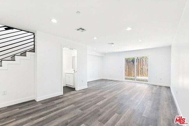 Photo - 17610 Sherman Way House