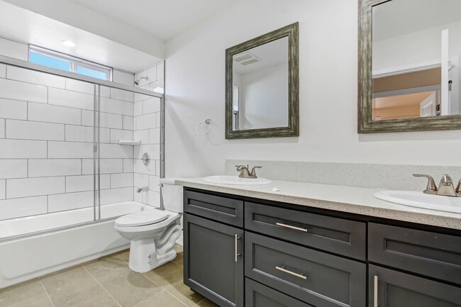 Photo - 2437 Malabar St Unit A