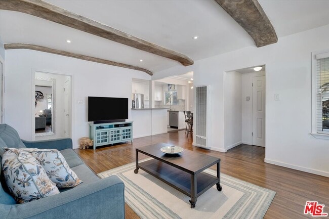 Photo - 601 E 97th St