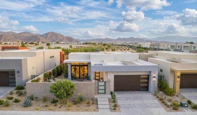Photo - 814 Nugget Ln