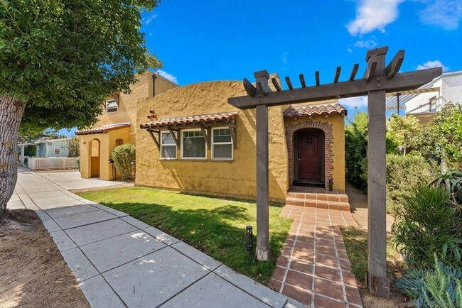 Building Photo - Amazing Home with Upgrades in Normal Heights Unit 3562