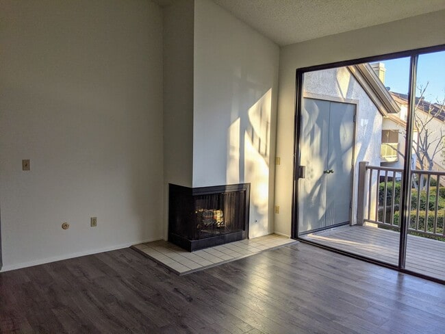 Photo - 10560 Lakeside Dr N