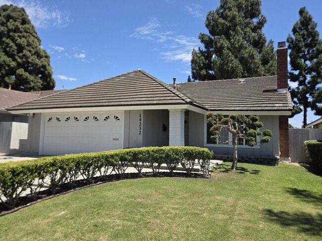 Photo - 14232 Matisse Ave