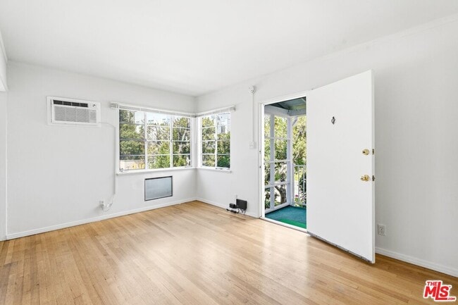 Photo - 1748 Malcolm Ave Unit 1