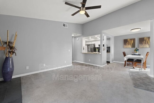 Photo - 2035 Lakeridge Cir Unit #301