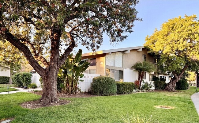 Photo - 706 Avenida Sevilla