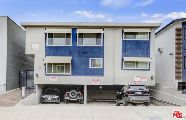 Building Photo - 925 N Curson Ave Unit 4 1/2