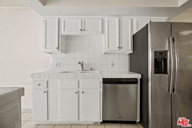 Photo - 1033 6th St Unit 108