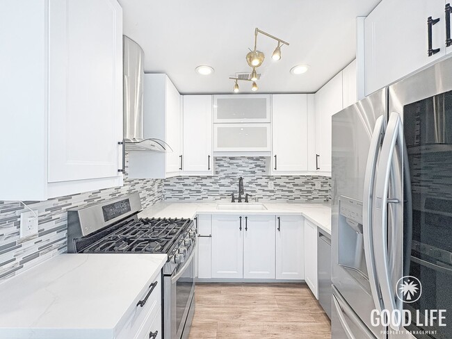 Building Photo - Sophisticated 2BD/2.5BA City Heights Home with Private Deck, Canyon Views & Soaking Tub