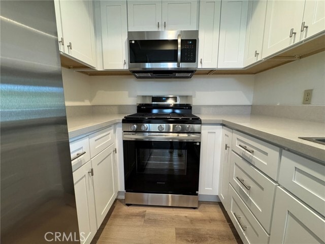 Building Photo - 700 W 3rd St