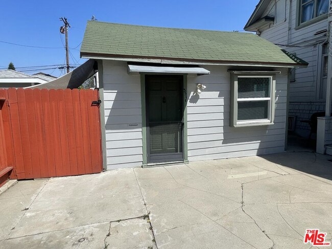 Photo - 351 Temple Ave