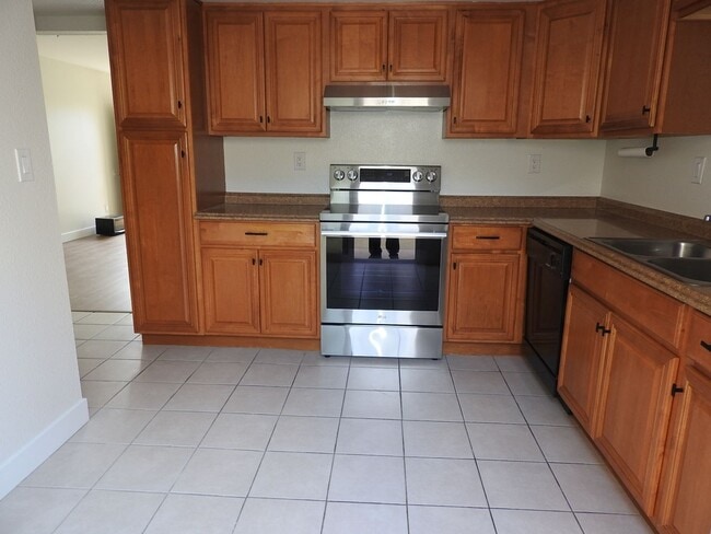 Photo - 4845scru Unit #3