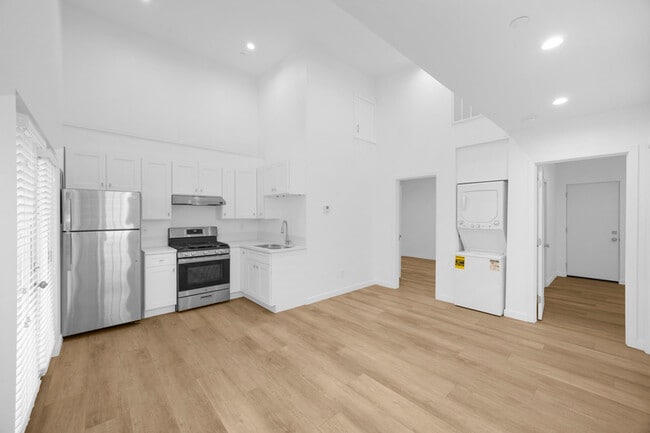 Building Photo - 308 N Catalina Ave Unit 6