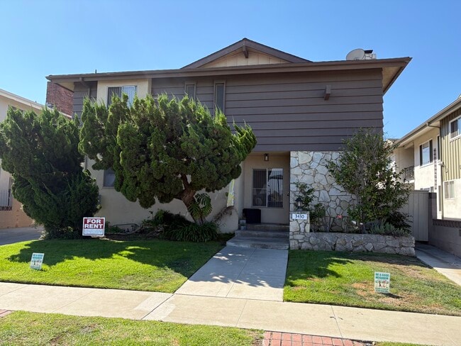 building - 3430 W 170th St Apartment Unit 4