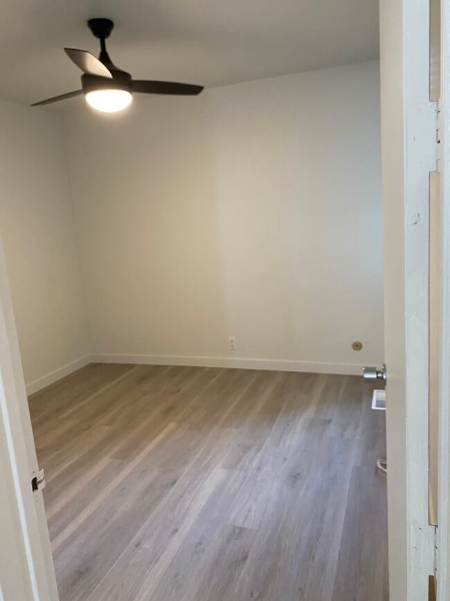 Photo - 2020 Albatross St Unit 3