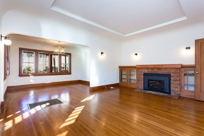 Photo - Charming Spanish in Kensington