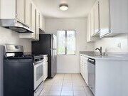 Photo - Spacious Upstairs Unit in Convenient Location! Unit C