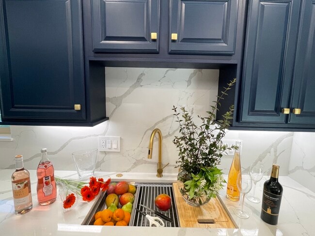 newly remodeled kitchen - 4708 Park Granada Park Unit 191