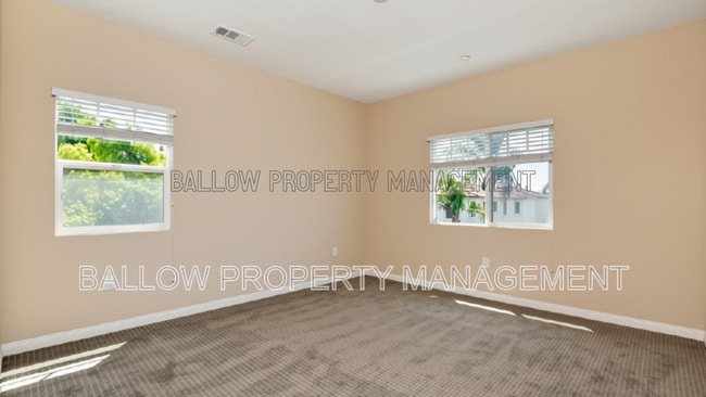 Photo - 1327 Holly Ave