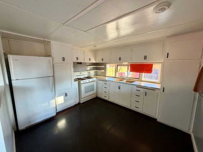 Photo - 31080 Fretwell Ave
