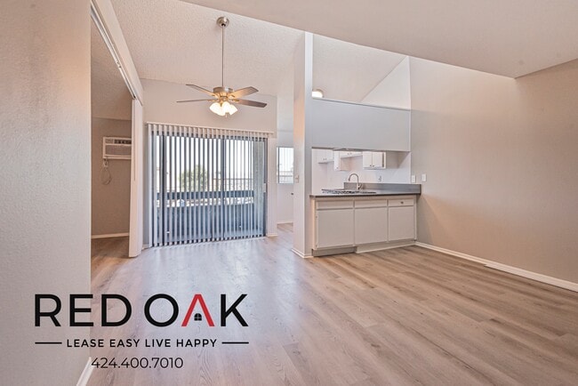 Building Photo - 8614 Woodley Ave