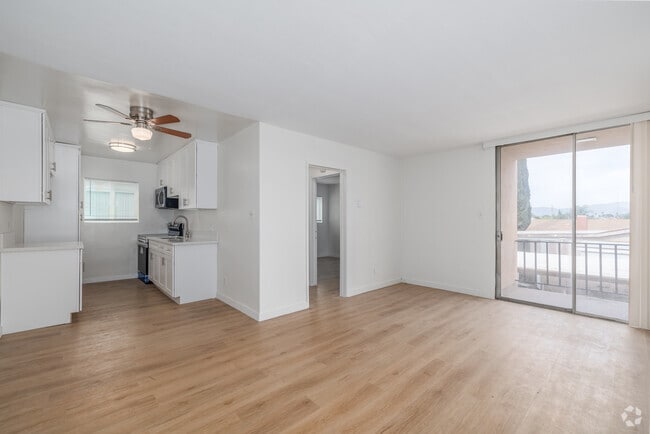 1BR, 1BA - 750SF - Living Room - Victory Varna