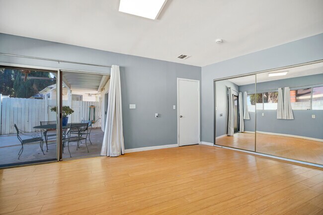 Photo - 15157 Valleyheart Dr