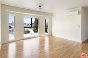 Photo - 1925 Kent St Condo