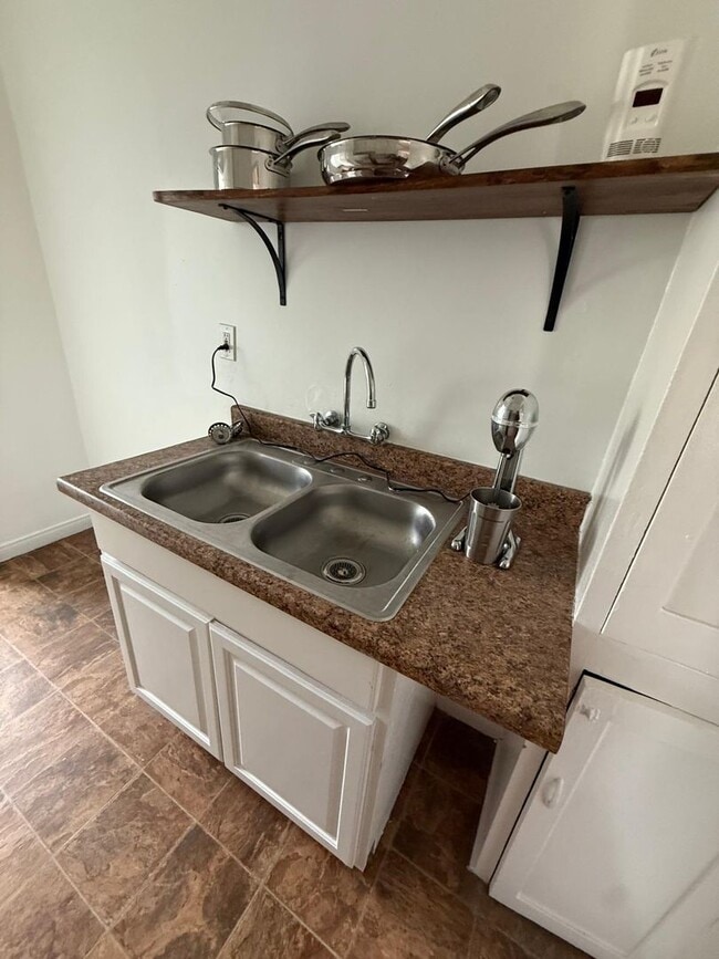 Photo - 4625 Kingswell Ave Unit 4625