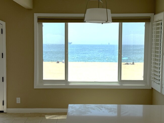 Photo - 1319 E Seal Way Unit B