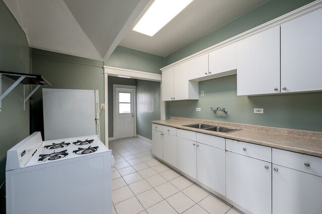 Photo - Spacious 1 Bed 1 Bath with Balboa Park Views Unit 2820 6th Ave -  8