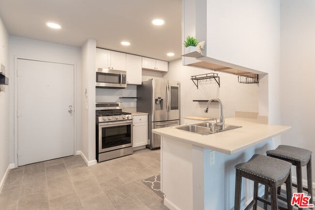 Photo - 4633 Ben Ave Unit 6