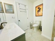Main Bathroom1.1 - 1307 Aviation Blvd