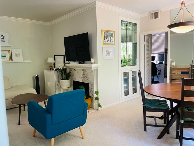 Living Room - 1375 Kelton Ave Unit 203