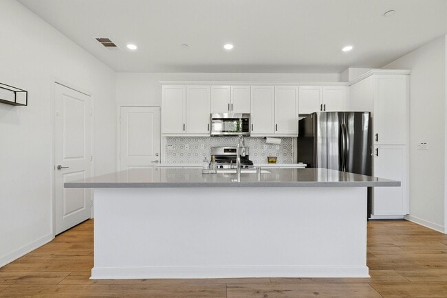 Photo - 4 Bedroom Townhome for rent In Murrieta